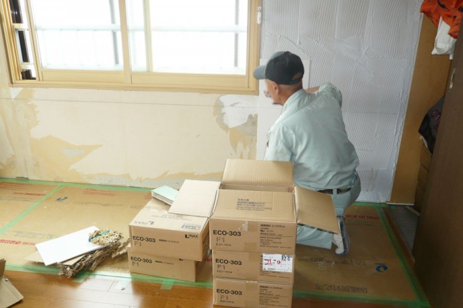壁も床も明るく丈夫に！