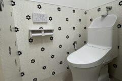 デザインと機能性を追求した事務所トイレリフォーム