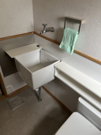 古くなったトイレをモダンで快適な空間に